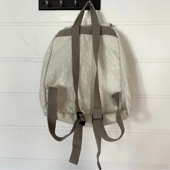 EUC Kipling Lovebug Travel Small Backpack Polyamide Milky Gray Color - Picture 7 of 11